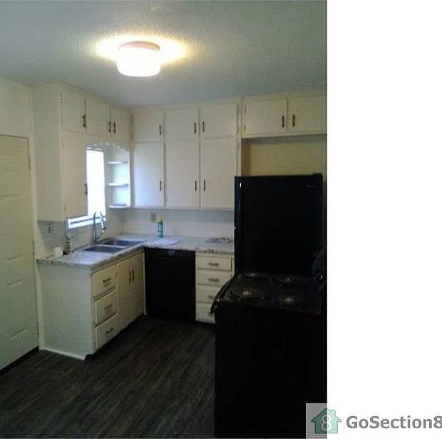 2nd image of 1501 E Graber St