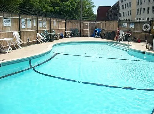 1 bed, 583 sqft, $2,200 — Photo 3