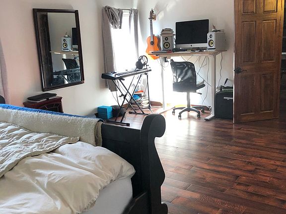 3rd image of 77 Roslyn Ave #1