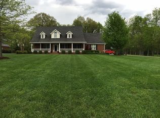 542 Cherrywood Dr, Bowling Green, KY 42104