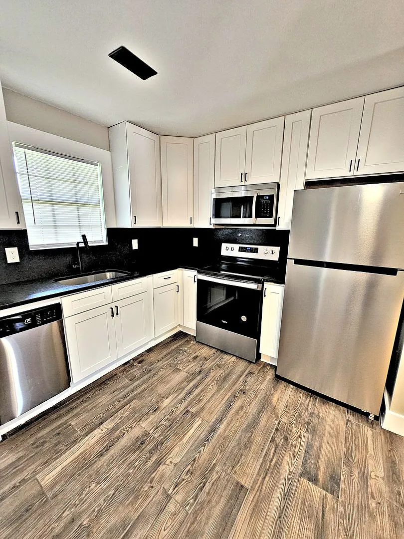 2917 Wimberly Dr SW — Photo 2