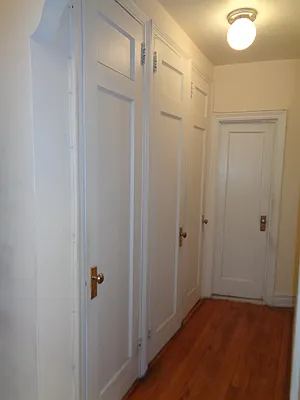 Sold by Thomas Lipovetsky, LREB | media 31