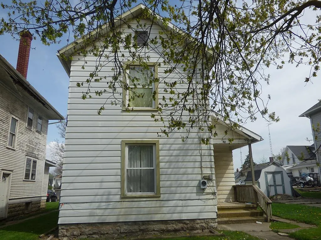360 W Columbia St photo 1