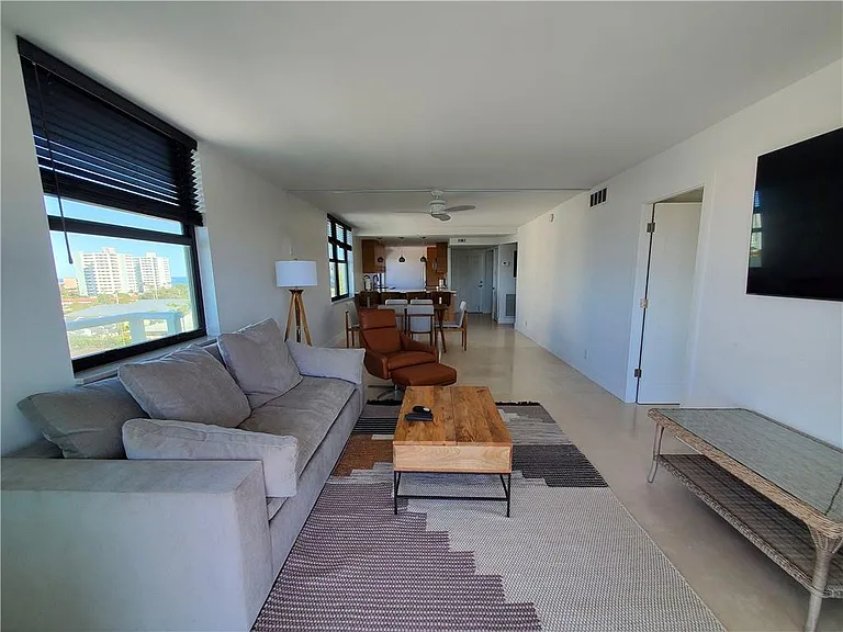 1401 N Riverside Dr #807 — Photo 27