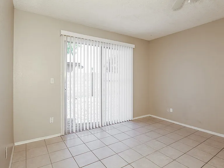 630 E Jensen St #114 — Photo 8