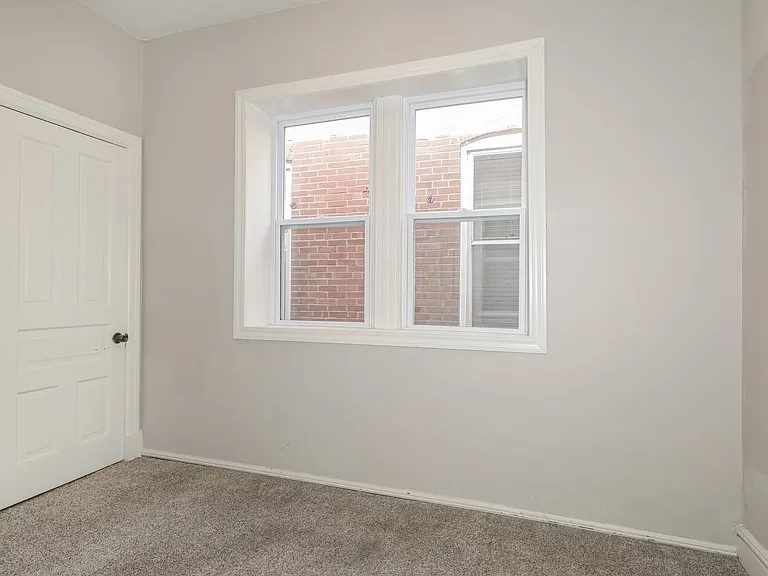 596178_025_bedroom_13579516.jpg