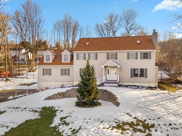 4512 Radcliffe Blvd, Vestal, NY 13850