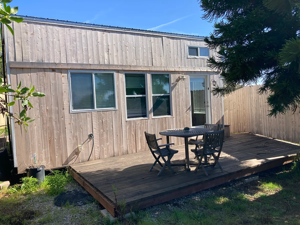 Building Photo - 2433 Bella Vista Dr #A