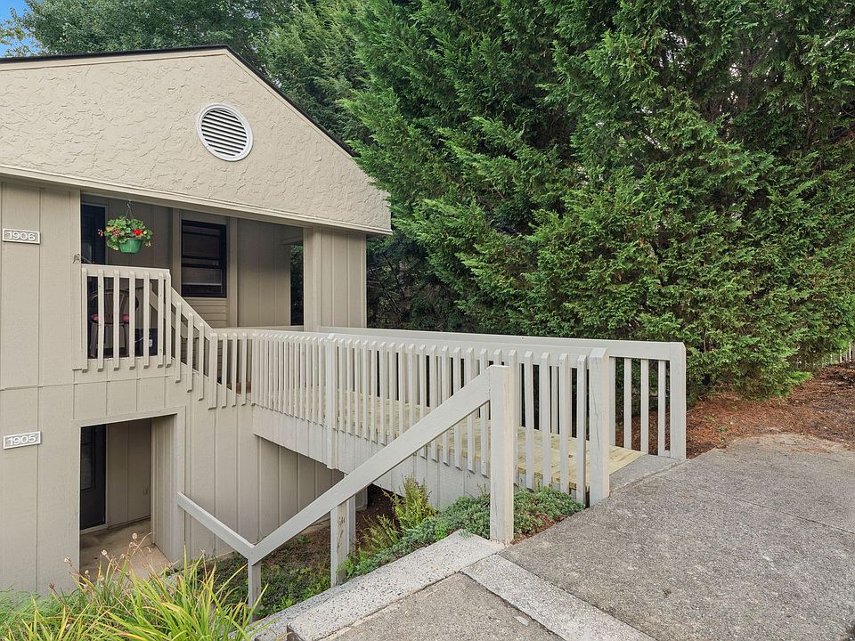 1st image of 1905 Abbey Cir