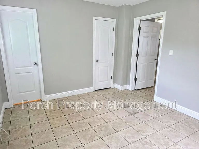 1 Ellis Dr #B — Photo 7