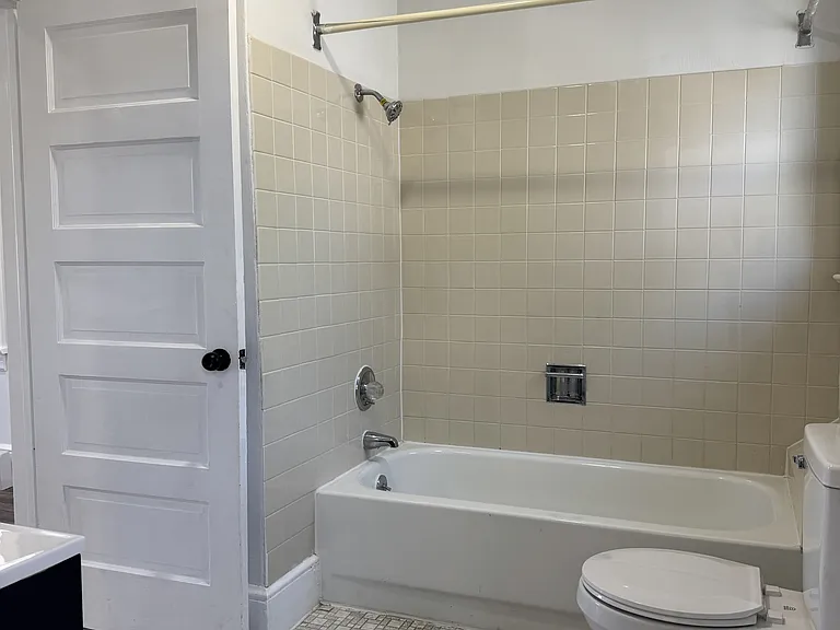 517 Bentley Ave — Photo 14