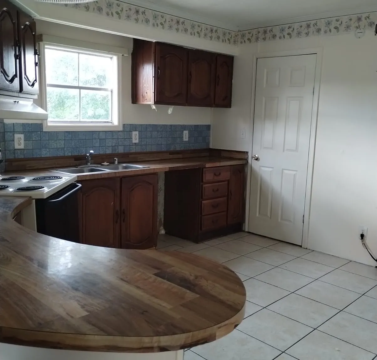 Legends Mobile Home Park — Photo 3