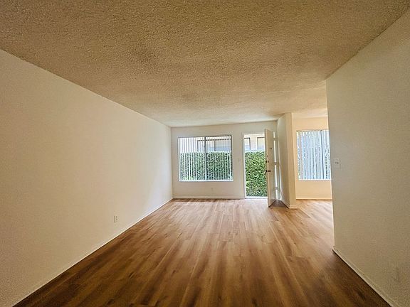 4th image of 2626 11th St #2