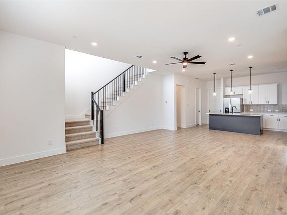 4th image of 4417 Cave Springs St