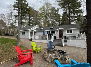 71 Mackenzie Avenue, Lincoln, ME 04457