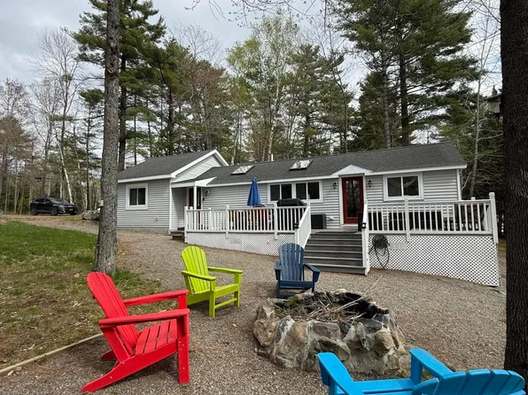 71 Mackenzie Avenue, Lincoln, ME 04457