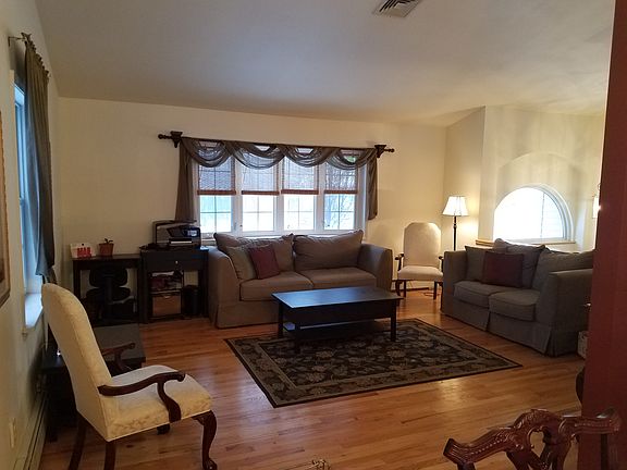 5th image of 5 Leo Ln