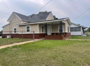 1302 W Pullen St, Pine Bluff, AR 71601