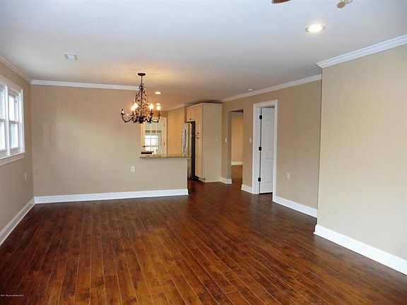 3rd image of 357 Saint Thomas Dr