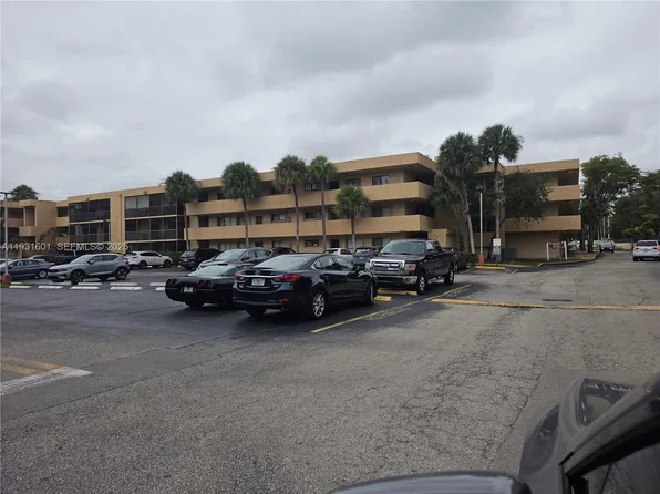 8415 SW 107th Ave APT 116W, Miami, FL 33173