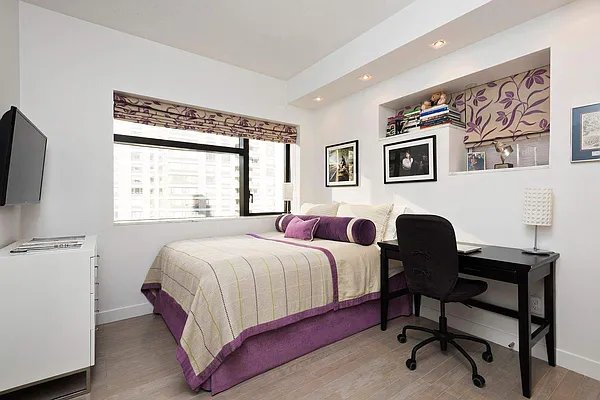 Sold by Sotheby's International Realty | media 8