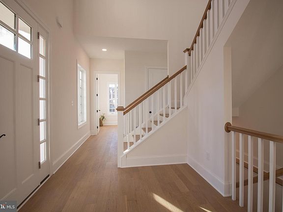 5th image of 1304 Coulee Rd