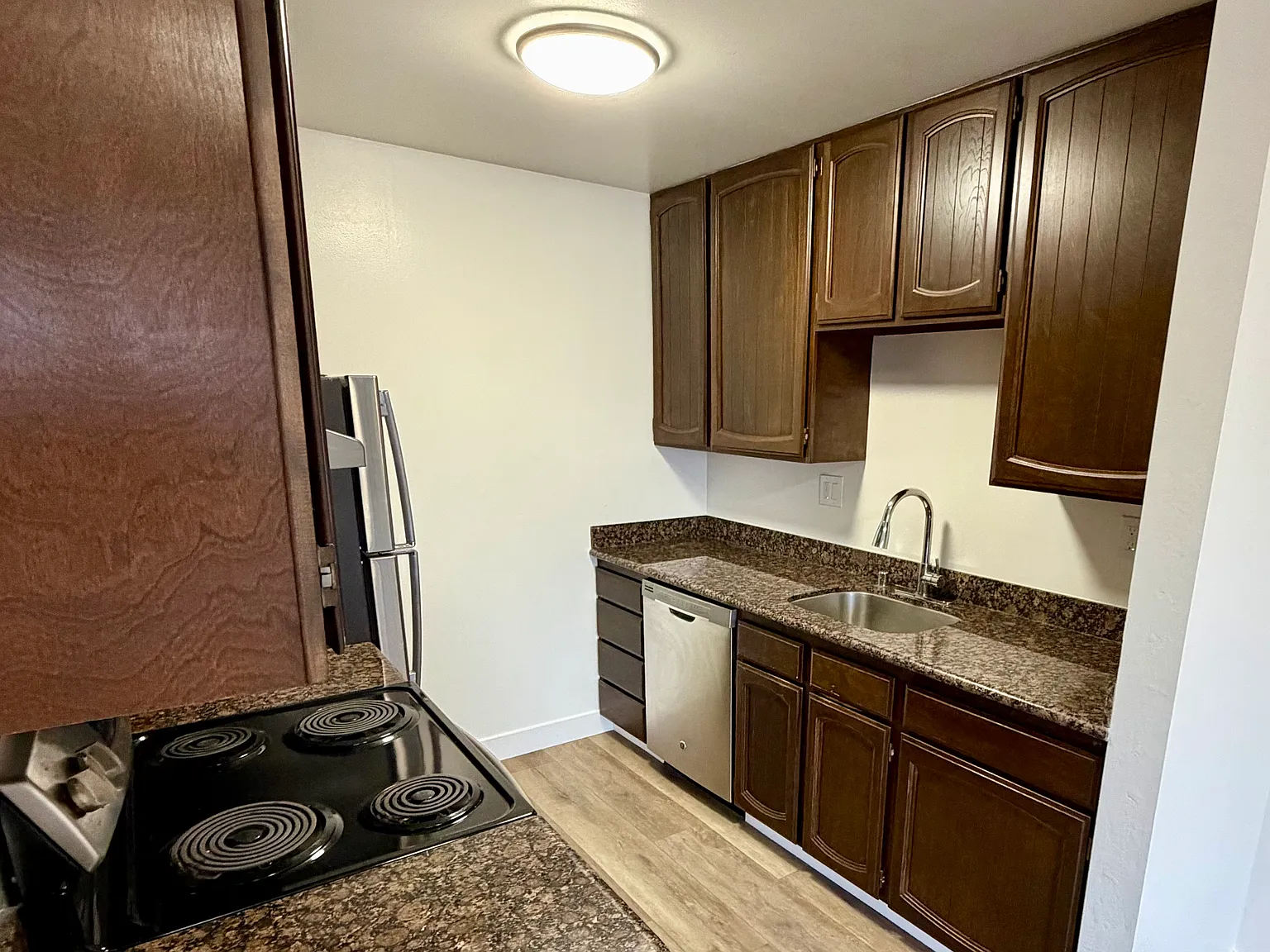 1 bed, 700 sqft, $6,495 — Photo 3