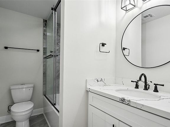 2nd image of 408 E Crystal St