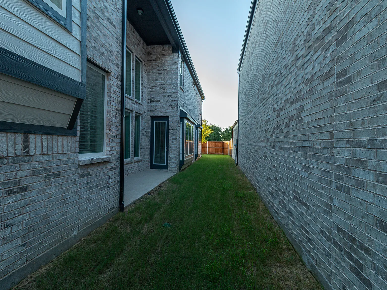 4 bed, 3.5 bath, 3479 sqft, $3,550 — Photo 4