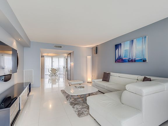 4th image of 17555 Collins Ave APT 2702
