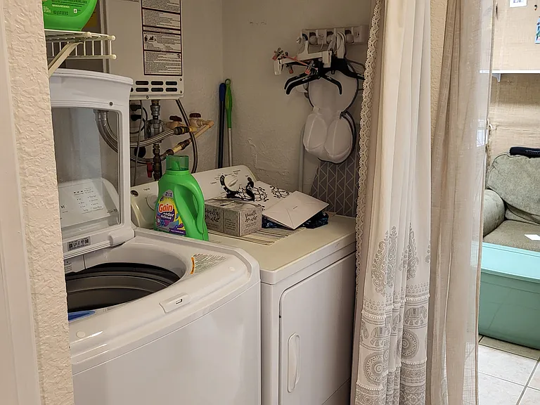 2501 Hydrangea St #1 — Photo 15