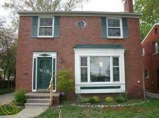 4941 Hillcrest St, Grosse Pointe Farms, MI 48236