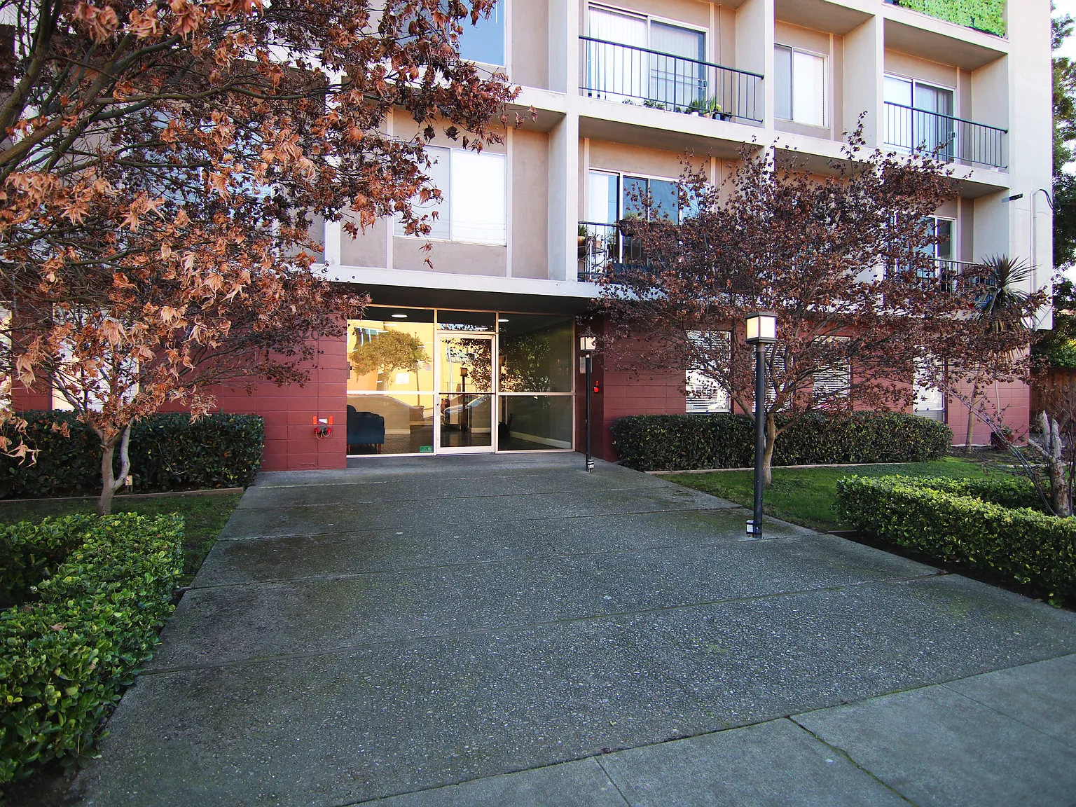 Three Crown Apartments — Photo 1