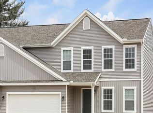 1039 Broken Ridge Dr, Lansing, MI 48917