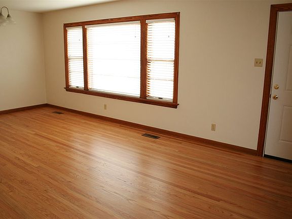 2nd image of 614 Wheeler St