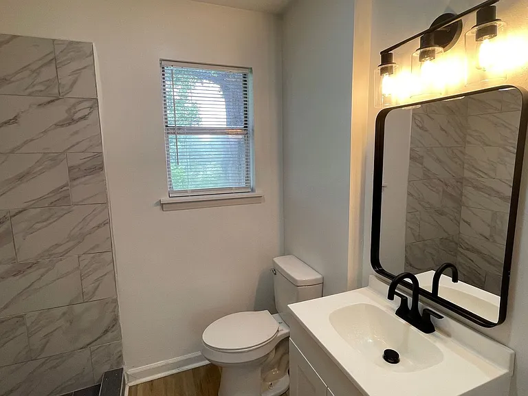 1033 Healy St — Photo 7