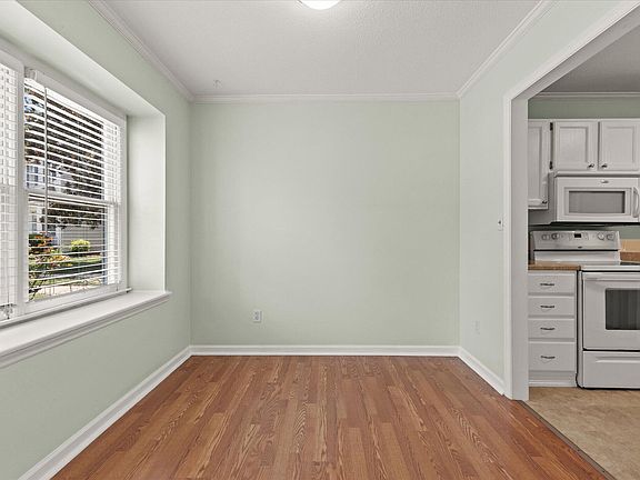 3rd image of 4610 Jacqueline Ln