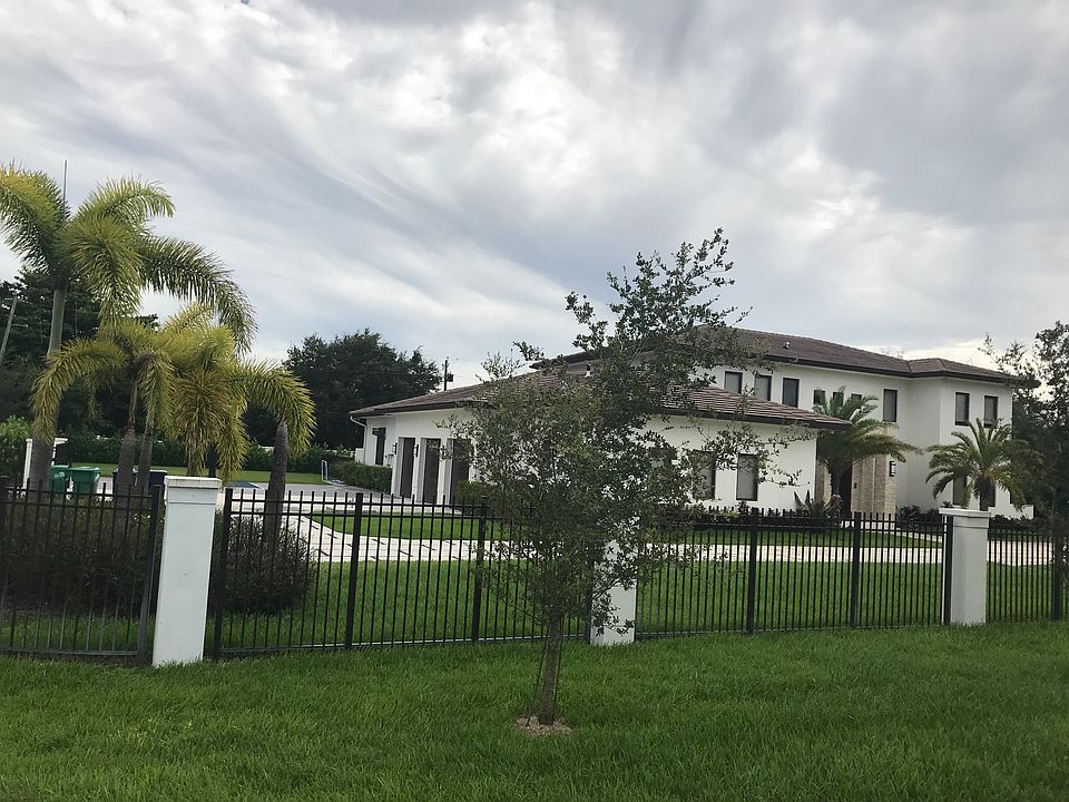 2nd image of 8800 SW 114th Ter