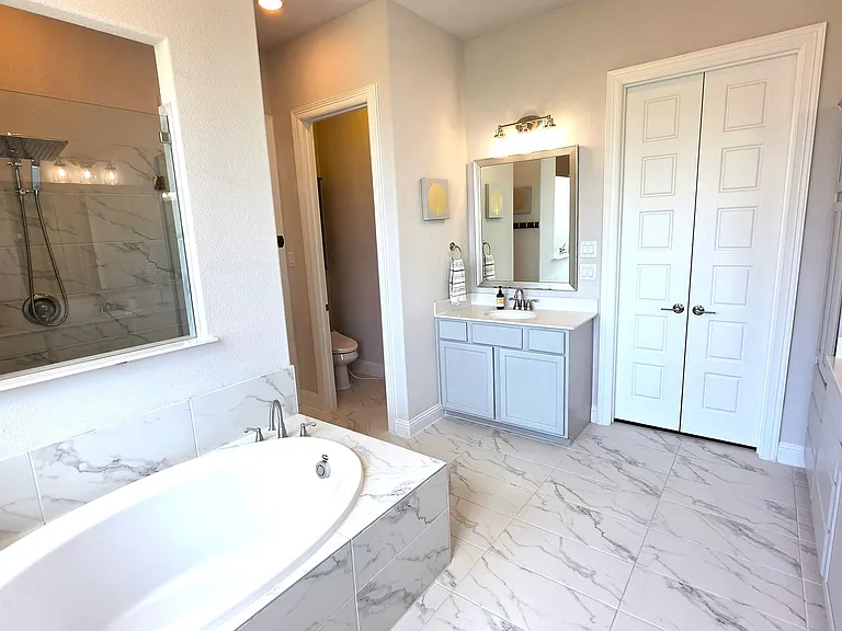 217 Longwood Dr — Photo 29