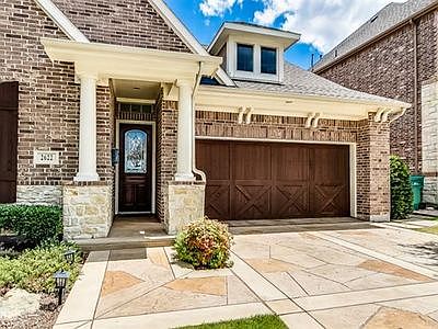 2nd image of 2622 Hundred Knights Dr
