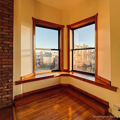 Rented by Washington Realty Corp. | media 2