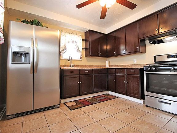 3rd image of 16216 Lotus Dr