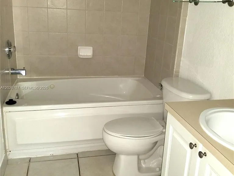 4812 Washington St #7 — Photo 9