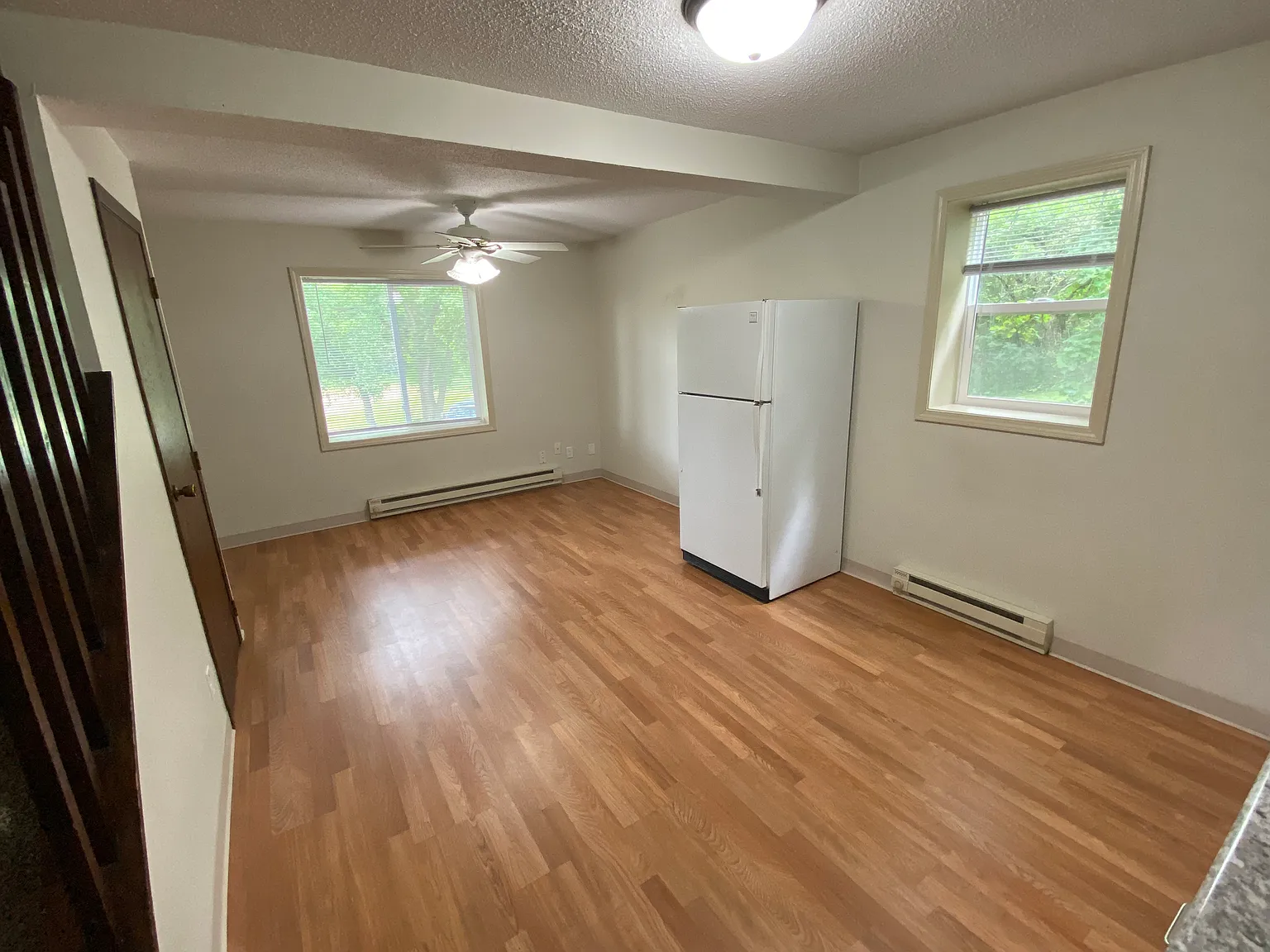 2 bed, 1000 sqft, $1,225 — Photo 3