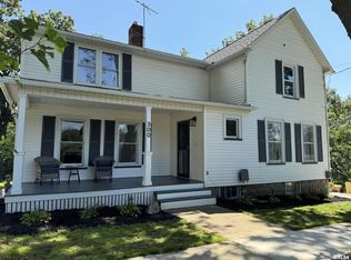300 S Henderson St, Toulon, IL 61483