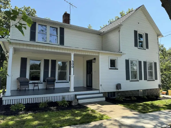 300 S Henderson St, Toulon, IL 61483