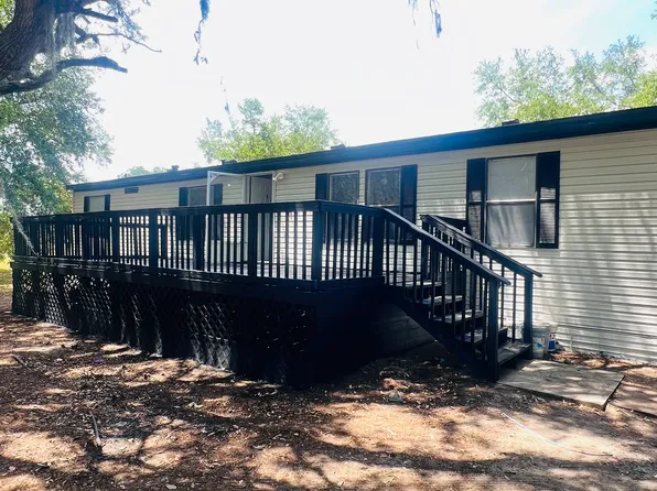 13242 E Wheeler Rd, Dover, FL 33527