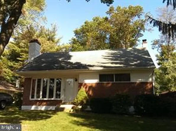 30 Meadowbrook Ln, Media, PA 19063