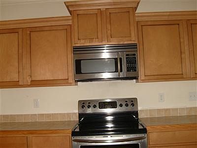 4th image of 621 Bellerive Dr