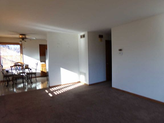 4th image of 110 W 29th Pl